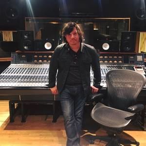 Meet your Posher, Ray